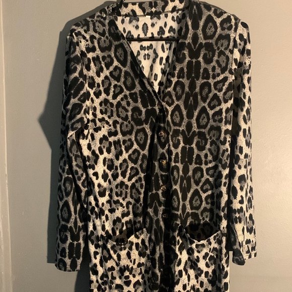 Womans blouse - Picture 1 of 2